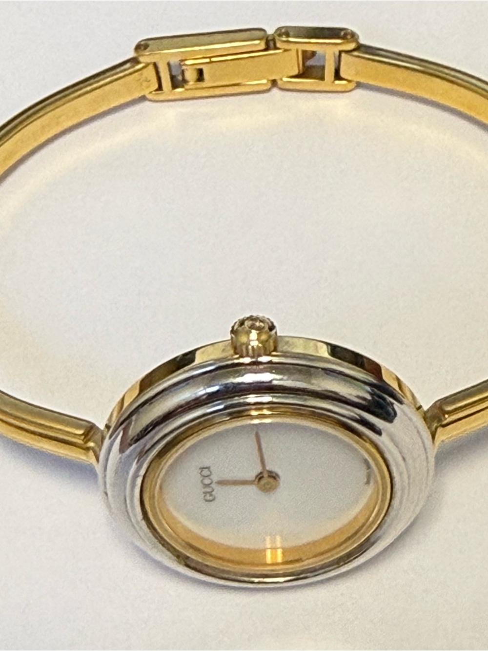 Vintage Gucci Bezel Watch • Swiss Made • Gold Tone • 3 Extra Bezels - Picture 4 of 11
